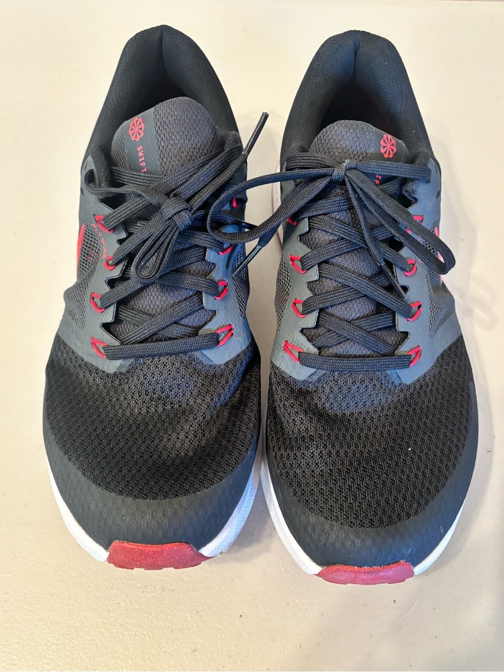 Nike Women’s Black & Gray Athletic Running Shoes with Red Accents 8.5